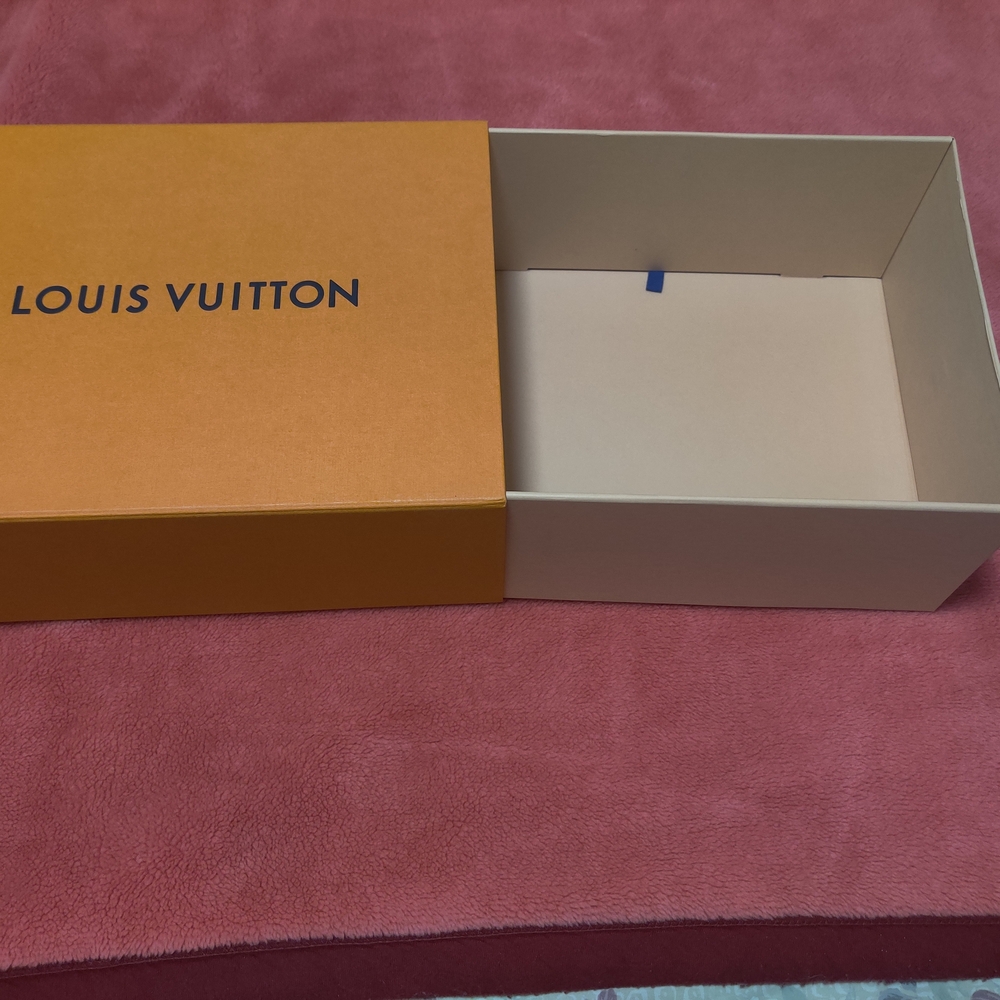 Louis Vuitton Orange Box - Picture 13 of 14